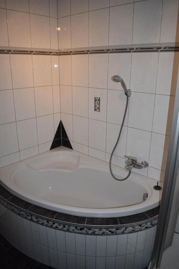 Appartement Am Berg 阿泽皮茨陶 外观 照片